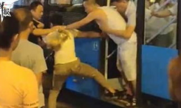 公交顶臀视频,文明出行，共建和谐车厢